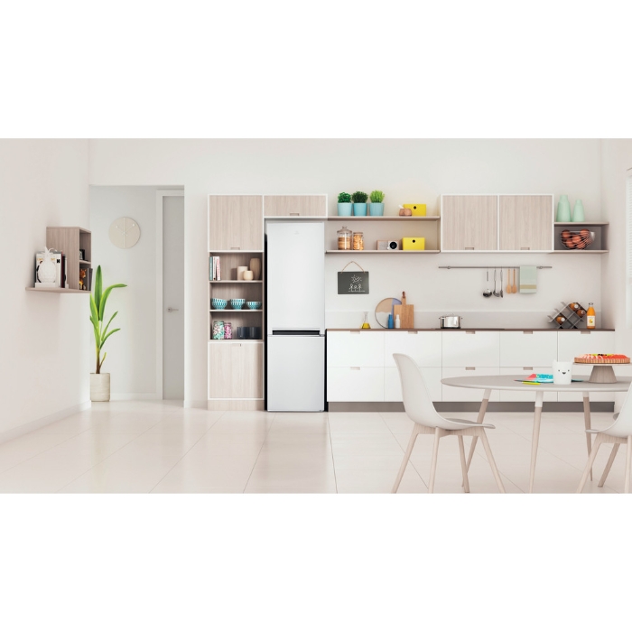 Снимка на Хладилник Indesit LI9 S2E W 1 ,372 л ,Бяла