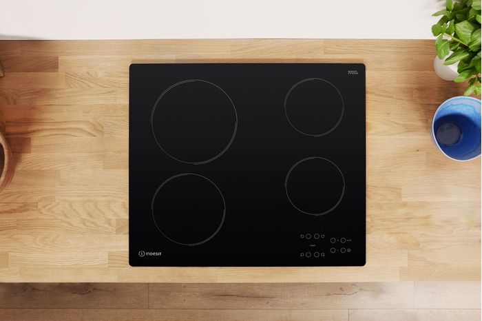 Снимка на Керамичен  плот Indesit RI 161 C , Черен ,60 см  4 zone(s)