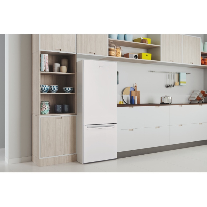 Снимка на Хладилник с фризер Indesit LI6 S2E W , 272 л ,Бяла