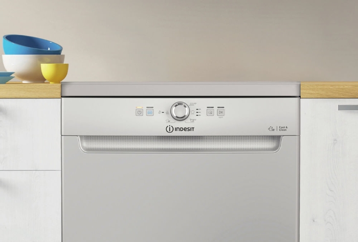 Снимка на Съдомиялна машина Indesit  D2F HK26 S ,14 комплекта